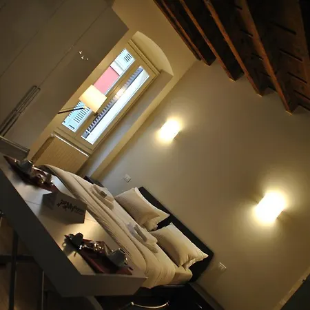 Dietro L'angolo Casa de hóspedes 2*