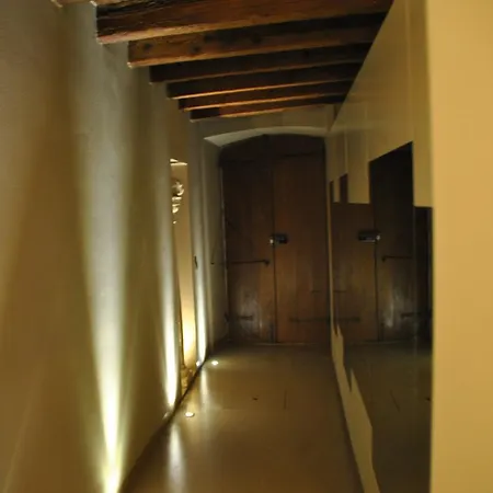 Casa de hóspedes Dietro L'angolo 2*